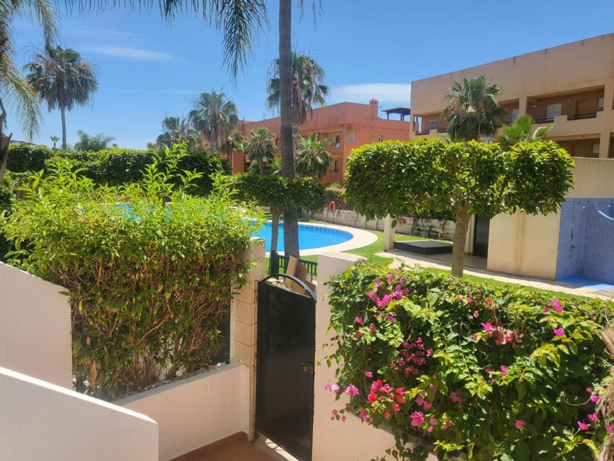 ¡Bajo Precioso Con Salida Directa A La Piscina Comunitaria En Paraiso De Vera! מראה חיצוני תמונה