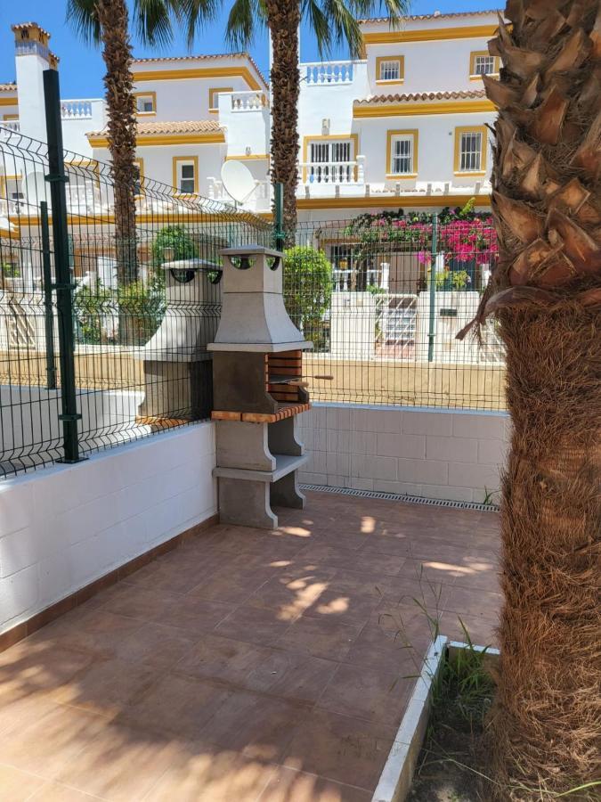 ¡Bajo Precioso Con Salida Directa A La Piscina Comunitaria En Paraiso De Vera! מראה חיצוני תמונה